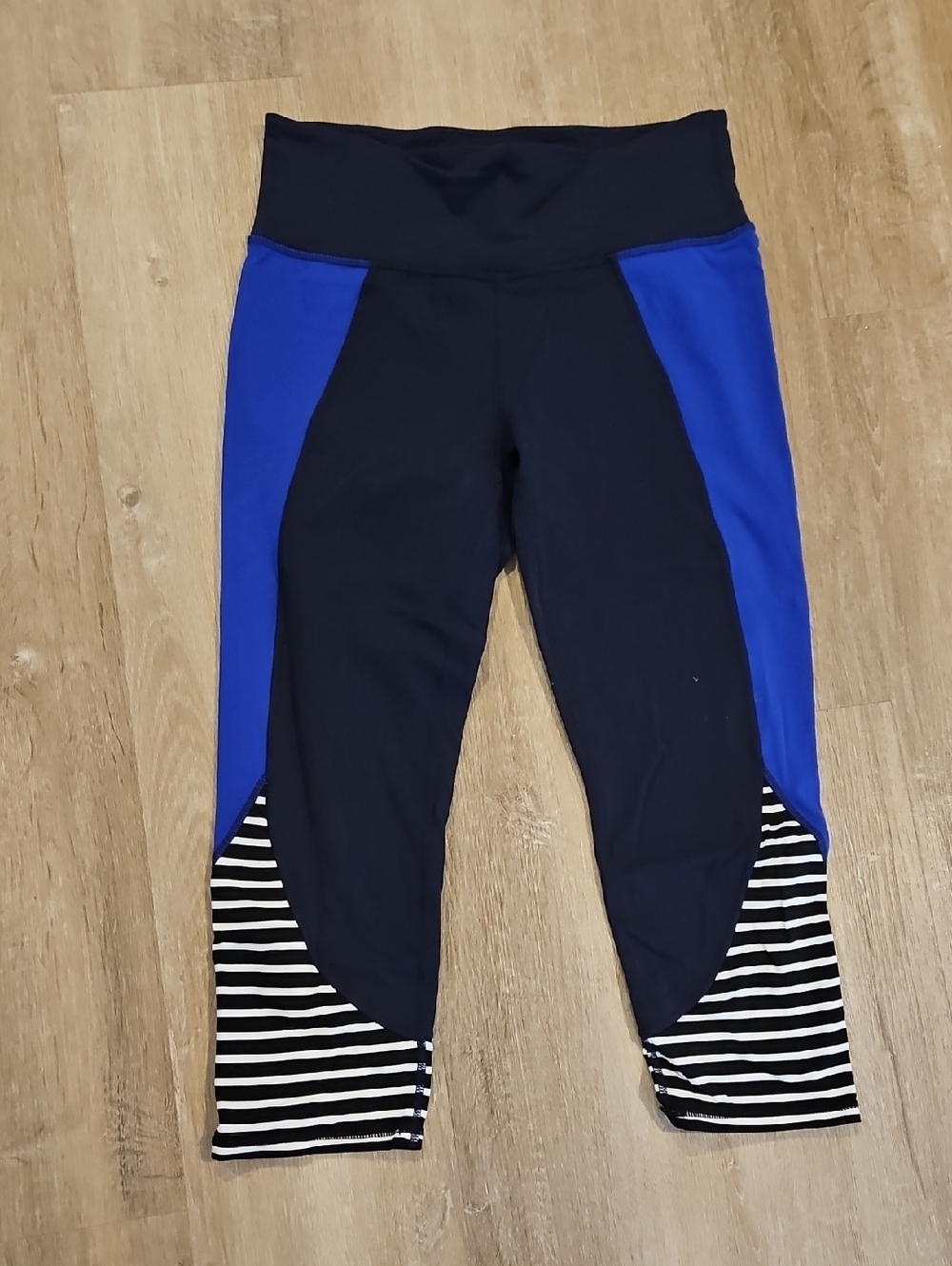 Athleta Cropped Leggings Size Medium
